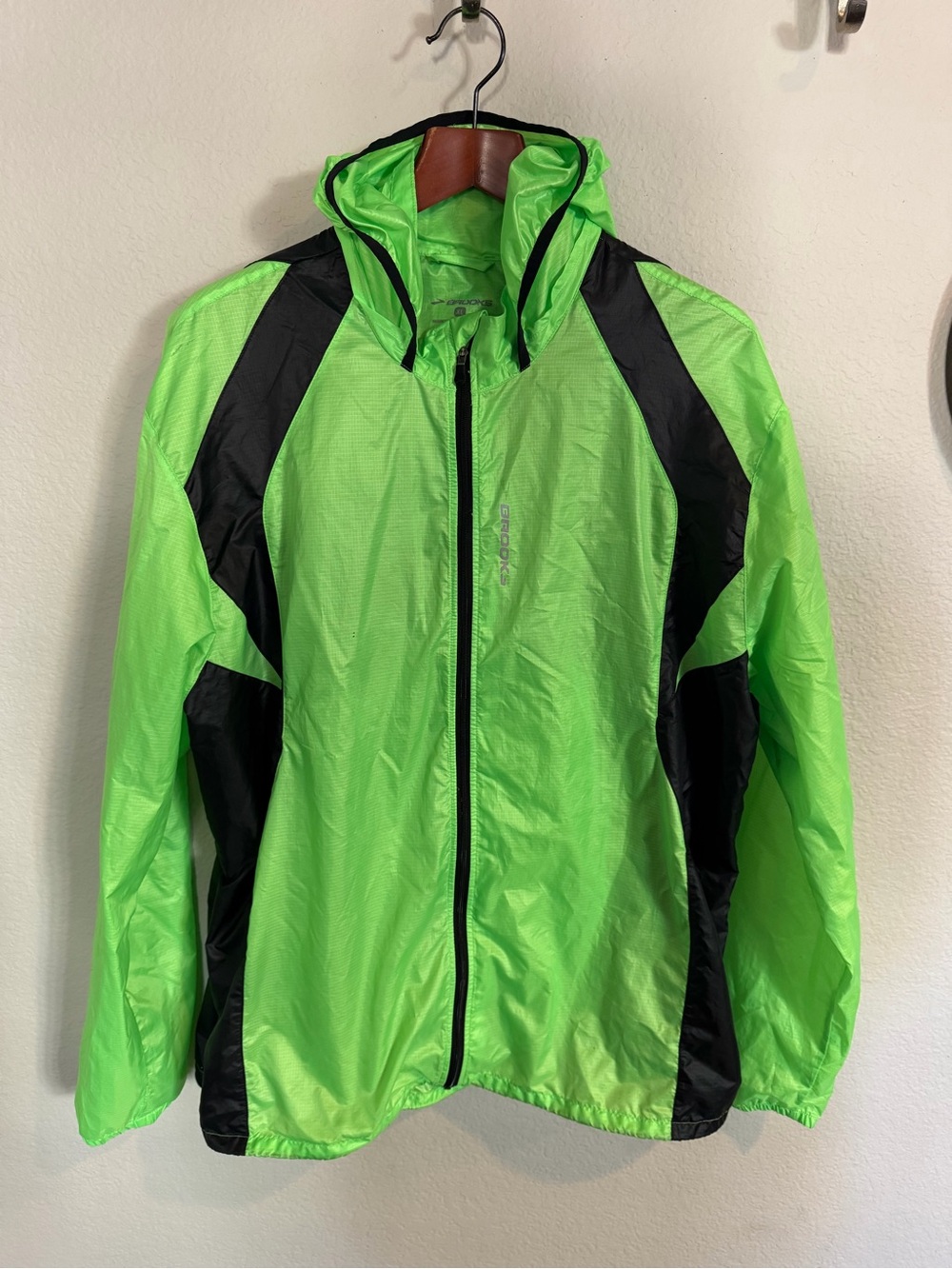 Brooks Neon Green and Black Hooded Windbreaker XL